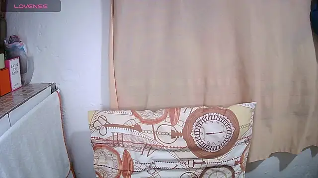 lynieh- Live XXX-Chat