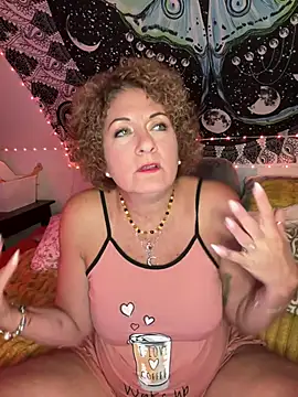 SuzyCatzz Chat XXX in diretta