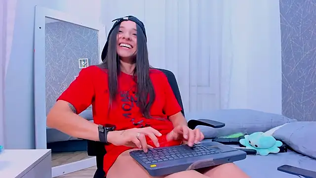 ViictoriiaSaenz 现场XXX聊天