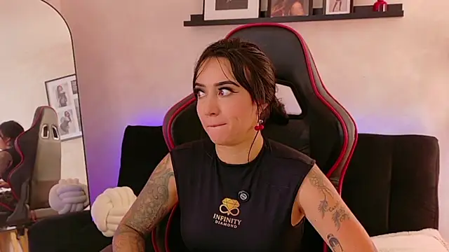 Živý XXX chat EmmyEvans1