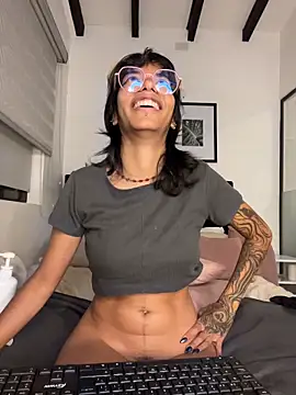 TweetiePieXXX's Webcam Show