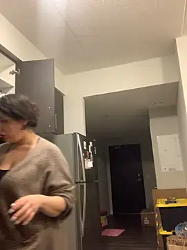 holyeroticss' Live XXX Chat