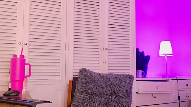 Adel_Nesbiit's Webcam Show