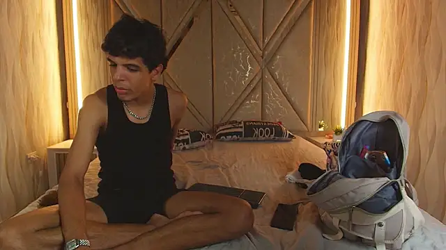 Hotcouple_222's Live XXX Chat