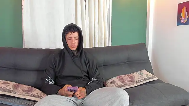 Aron_fordn Live XXX chat