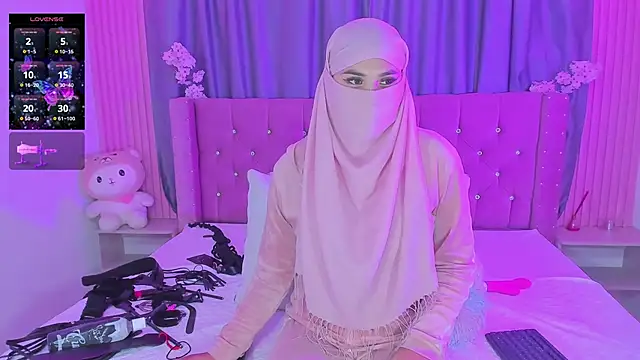 Nayla-Mouna Adlı Modelin Web Kamerası Şovu