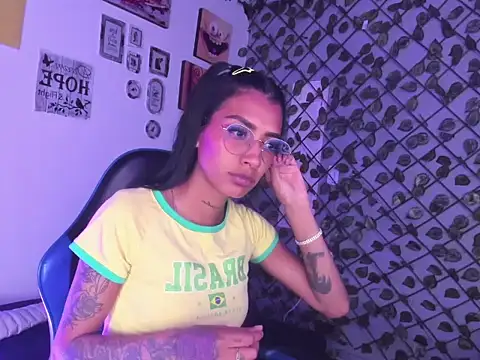 Chat XXX ao vivo de KarlaSlutSkinny__