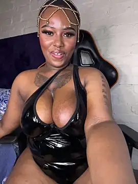 Chatroom XXX en direct de QUEEN_NOBUHLE_FEMDOM_777