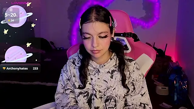 larah_uwuのライブXXXチャット