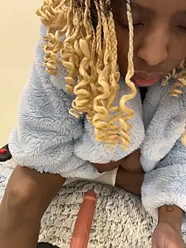 Czat XXX na żywo – -Myca-