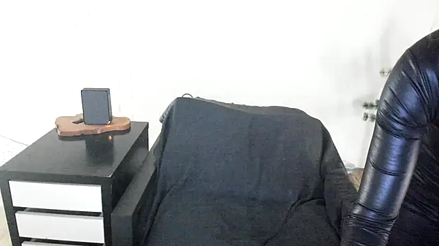 MendiPetite webcam show