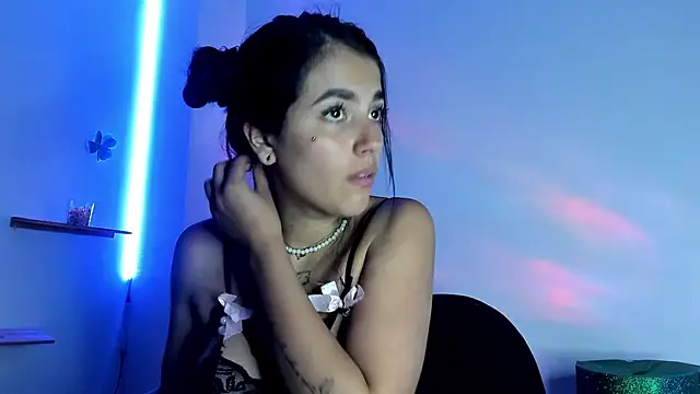 Chat +18 de eimyy_rouse ao vivo