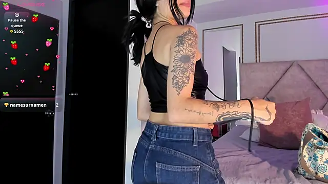 Chat XXX en directo de KaattyDoll