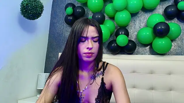 CloeandtyfannyのライブXXXチャット