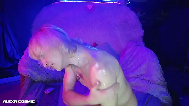 Alexa_Cosmic webkamerás műsora