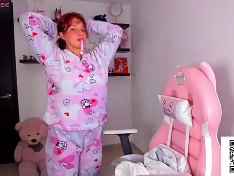 Vannessa__Shy 即時 XXX 聊天