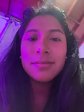 Chat +18 de LinnaGardenia ao vivo