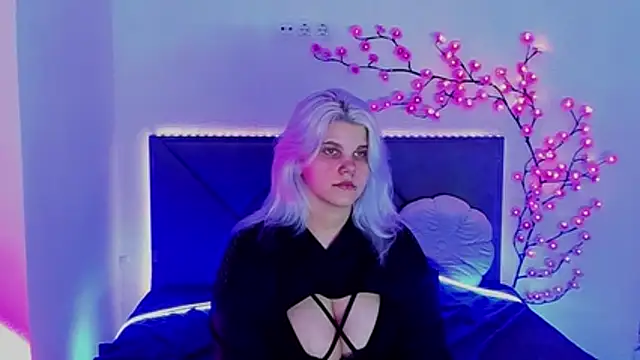 Онлайн чат XXX JoannLowe