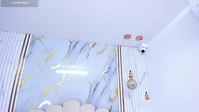 tifanyhills_: διαδικτυακό σόου στην κάμερα