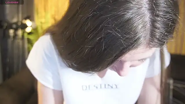 CraveeDoll's Live XXX Chat