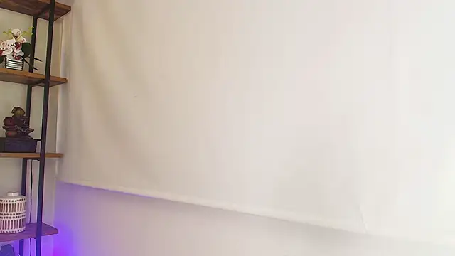 Онлайн чат XXX Sassy--Girl