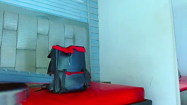 Hot_Latino_x Live XXX-Chat