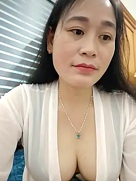 NgocLinh_69 Adlı Modelin Canlı XXX Sohbeti