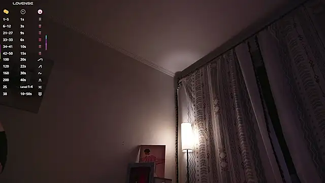 CarmaOlen 即時 XXX 聊天