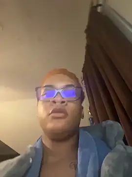 nickytheehawtie élő XXX-chatje