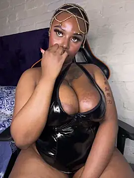 QUEEN_NOBUHLE_FEMDOM_777 现场XXX聊天