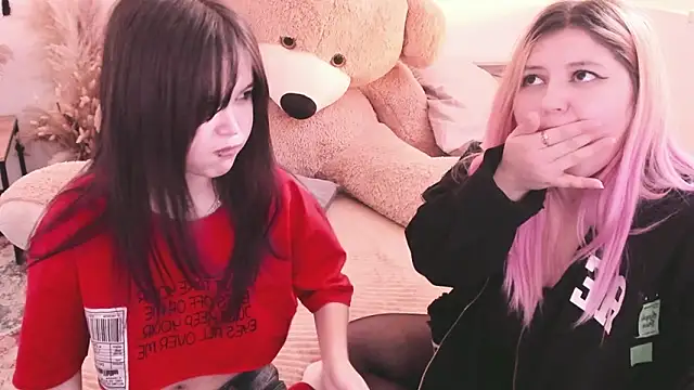 Elainebeness Chat XXX live