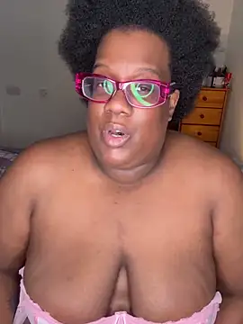 SweetCurvyRose élő XXX-chatje