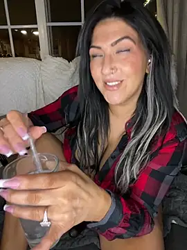 LittleMissEeve élő XXX-chatje