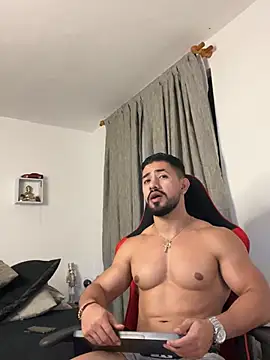 Ezzio_Scolaro – Live XXX-chat