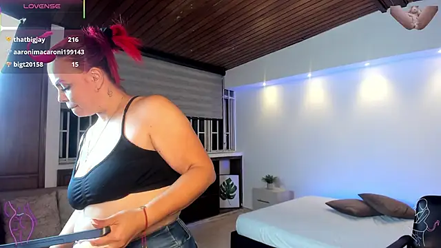 victoria_mooree 现场XXX聊天