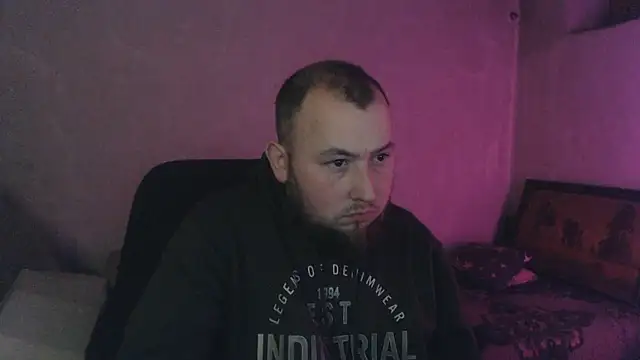 BIG-COCK-OMG webkamerás műsora