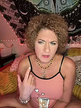 SuzyCatzz's Live XXX Chat