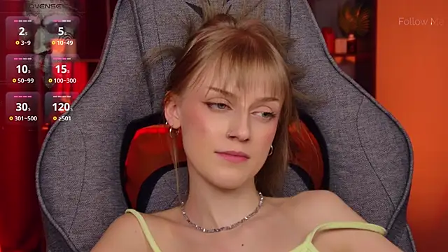 Chat XXX en directo de KiraMontoya