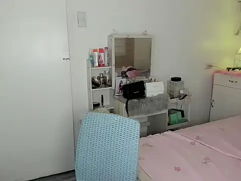 nica_doll Adlı Modelin Canlı XXX Sohbeti