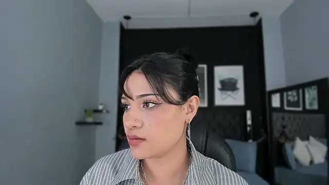 renee_shelby_'s Live XXX Chat