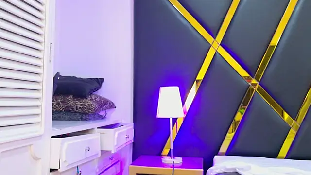 Živý XXX chat Adel_Nesbiit