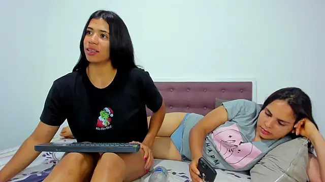 Chat +18 de AshleyandCleo ao vivo