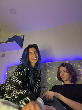 LunaisBack's Live XXX Chat