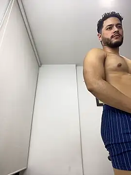 XXX chat uživo modela MattiaDupont