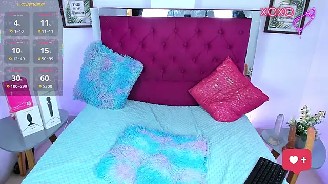 Samantha__F_Wn Webbikameraesitys