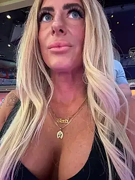 blondiluvsanal live XXX chat