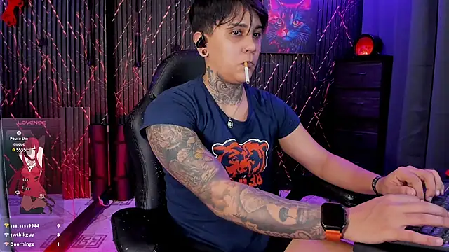 Živý XXX chat ZhoeStrong