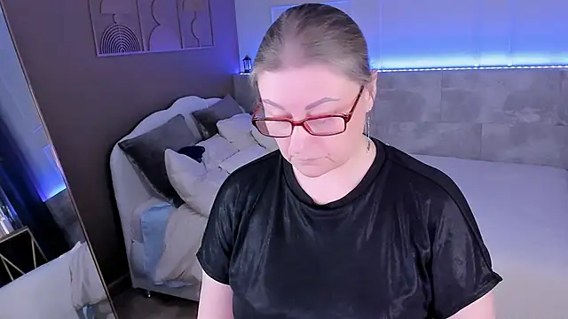 Czat XXX na żywo – AlexandraKind