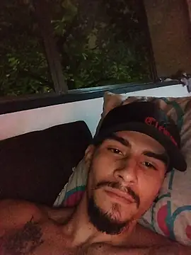 Chat XXX en directo de SharonTygaX