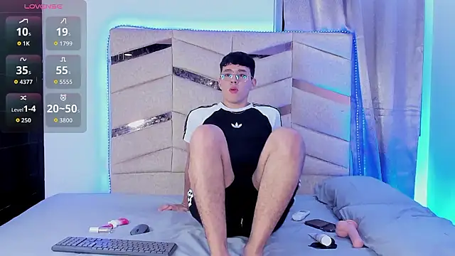 IanBlake_ Live XXX Chat